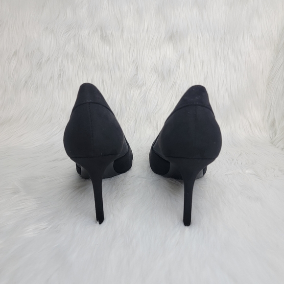 Nine West black suede pointed toe pumps. - Picture 3 of 10